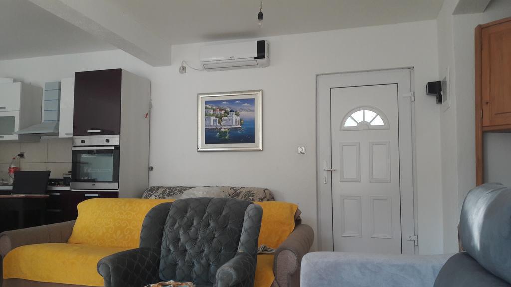 Apartments Nikola 푸치스차 외부 사진
